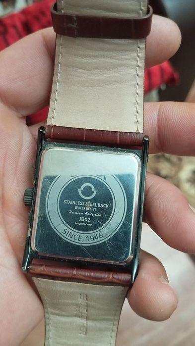 Мужские часы. Состояние нормальное.