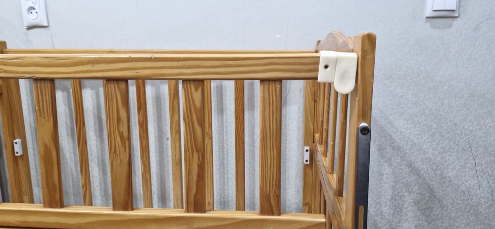 Детская кровать деревянная