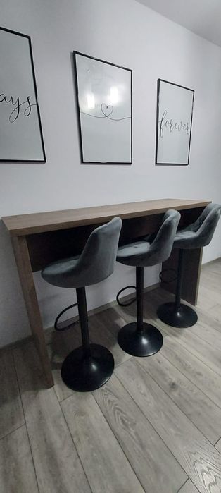 Bar cu scaune pentru living/bucatarie