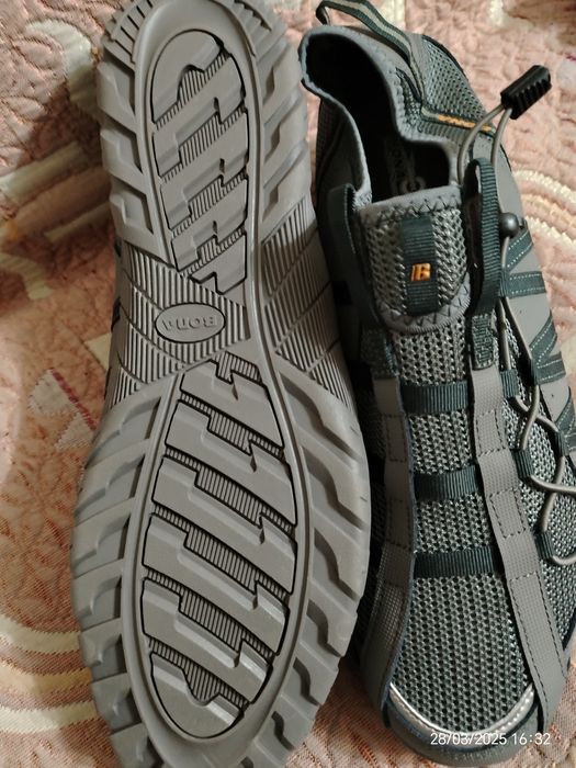 Кроссовки BONA 50р