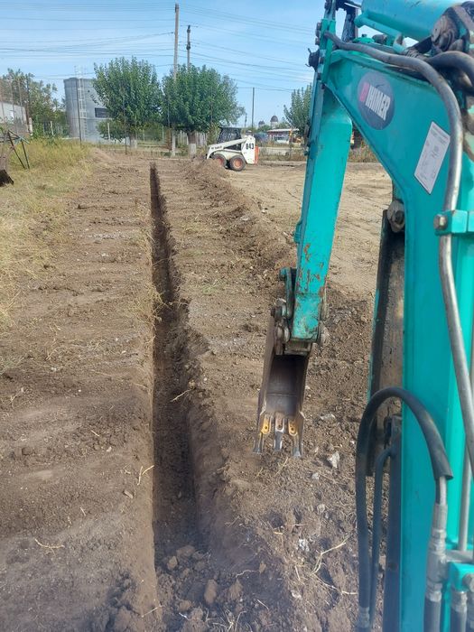 MINIEXCAVATOARE de închiriat mini buldo excavator 2/4 tone