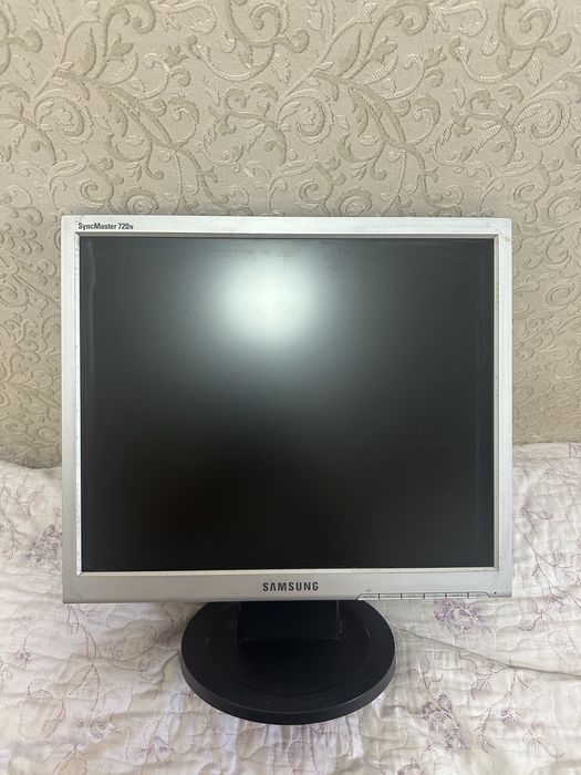 Компьютер с экраном