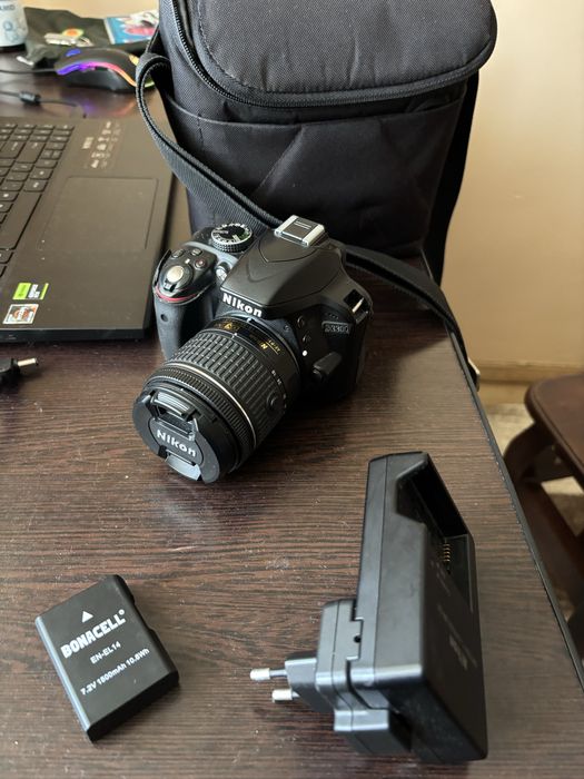Aparat foto Nikon d3300 cu doi acumulatori si incarcator original