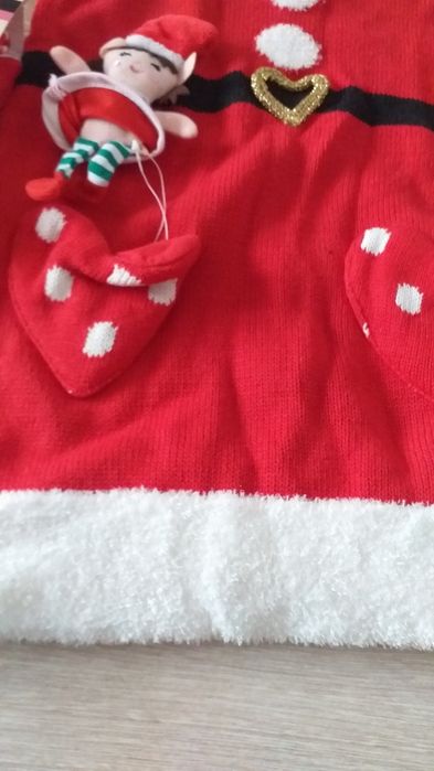 Детска коледна рокля с чорапи и играчка