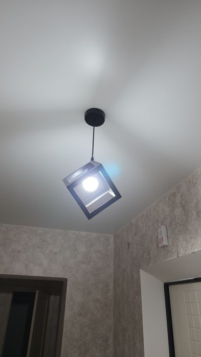 Люстры навесные современные