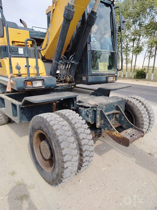 Ekskavator Hyundai 145 sotiladi