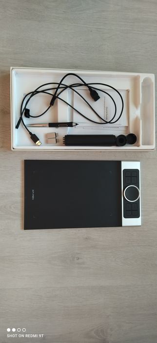 Vând tableta grafica