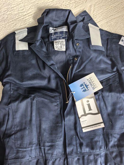 Продам рабочий комбинезон