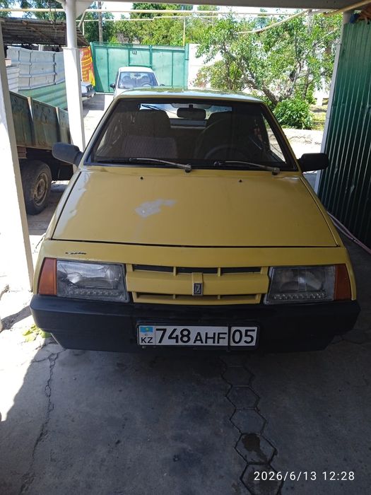 Автомобиль ВАЗ 2109