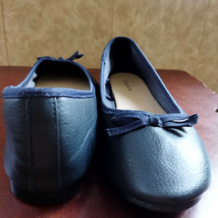 Кожаные туфли балетки.