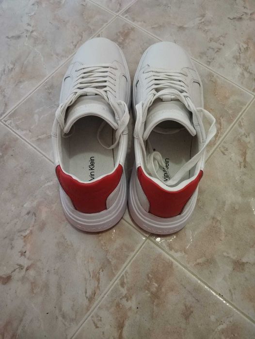 Кецове бели-Calvin Klein