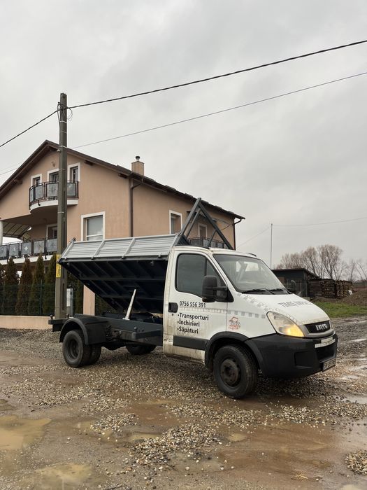 Vand si transport nisip, balastru, margaritar, pietris, zgura, pamant