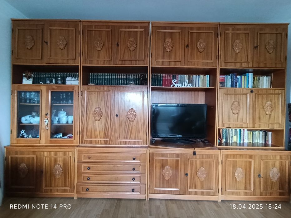 Se vinde biblioteca de sufragerie