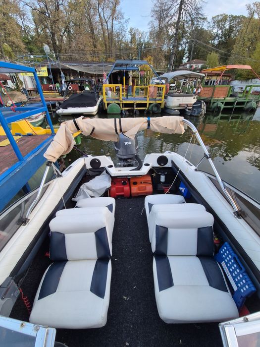 Barca Bayliner Capri 1700 cu motor Yamaha 100CP si peridoc Ellebi 1300