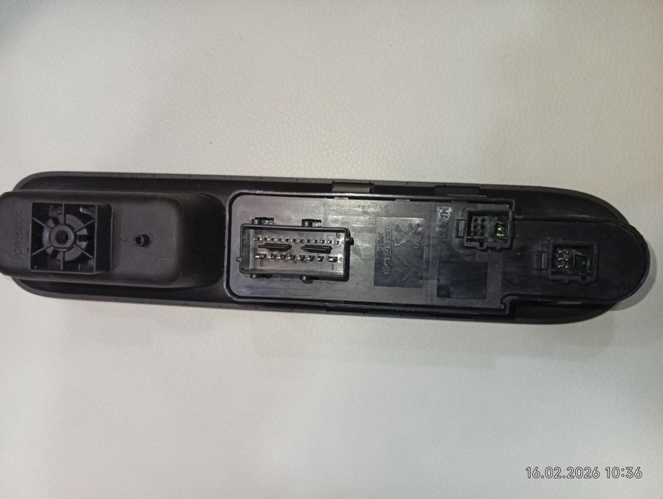 Панел управление огледала и стъкла Пежо 5008