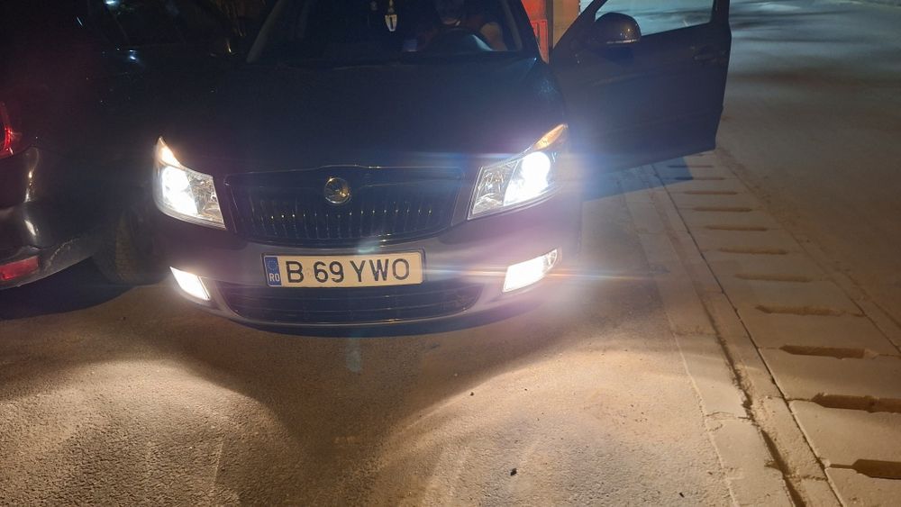 Vând Skoda Octavia II