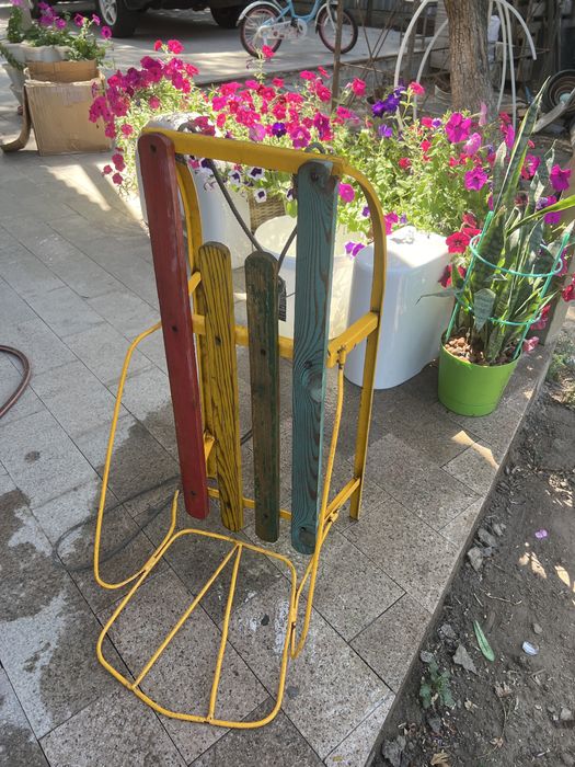 Продам крепкие санки