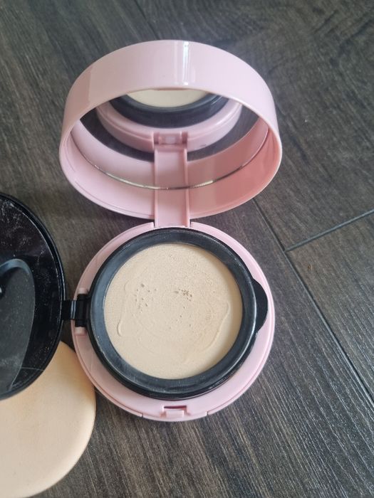 Fond de ten si pudra