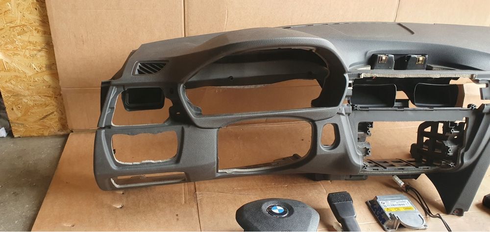 BMW F30 F31 F32 F33 F34 F36 БЕЗ HUD Арматурно табло с AirBag