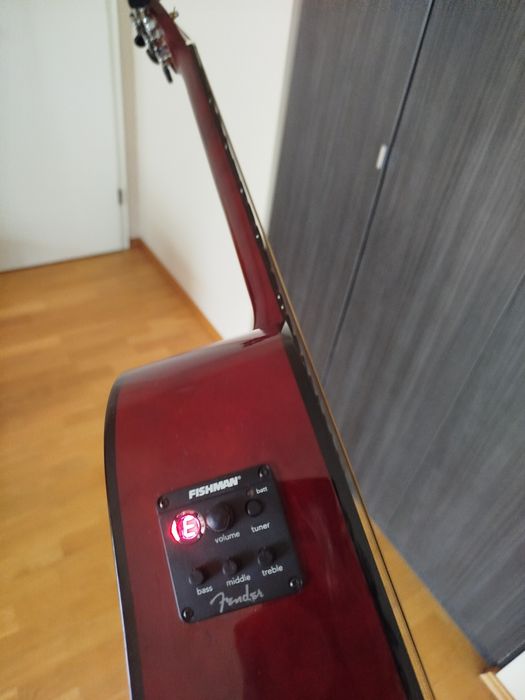 Squier by Fender SA-105 CE