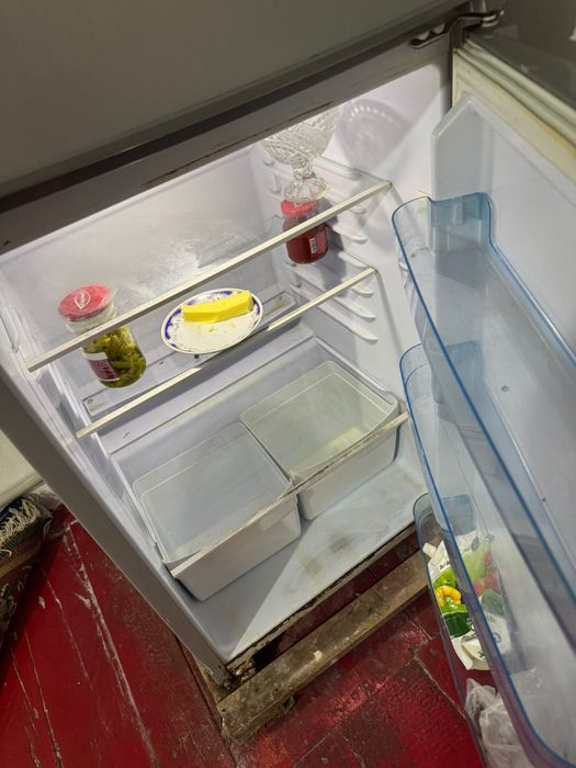 холодильник продам