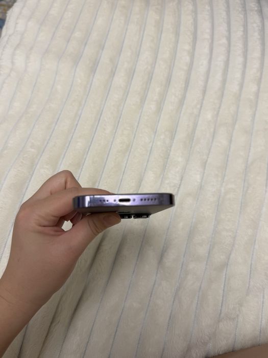 Продам Айфон 14 pro