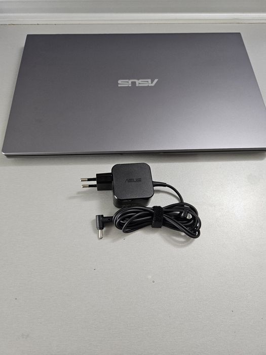 Asus X515M лаптоп