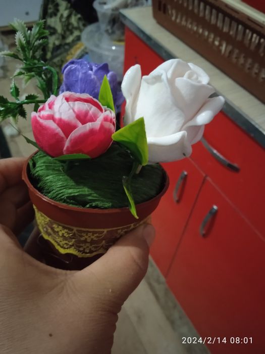 Чиройли ясалган гуллар хушбуй