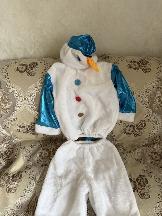 Продам костюм снеговика