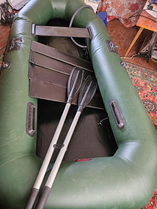 Гумена лодка с гребла