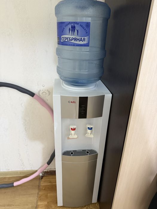 Диспенсер для воды б/у
