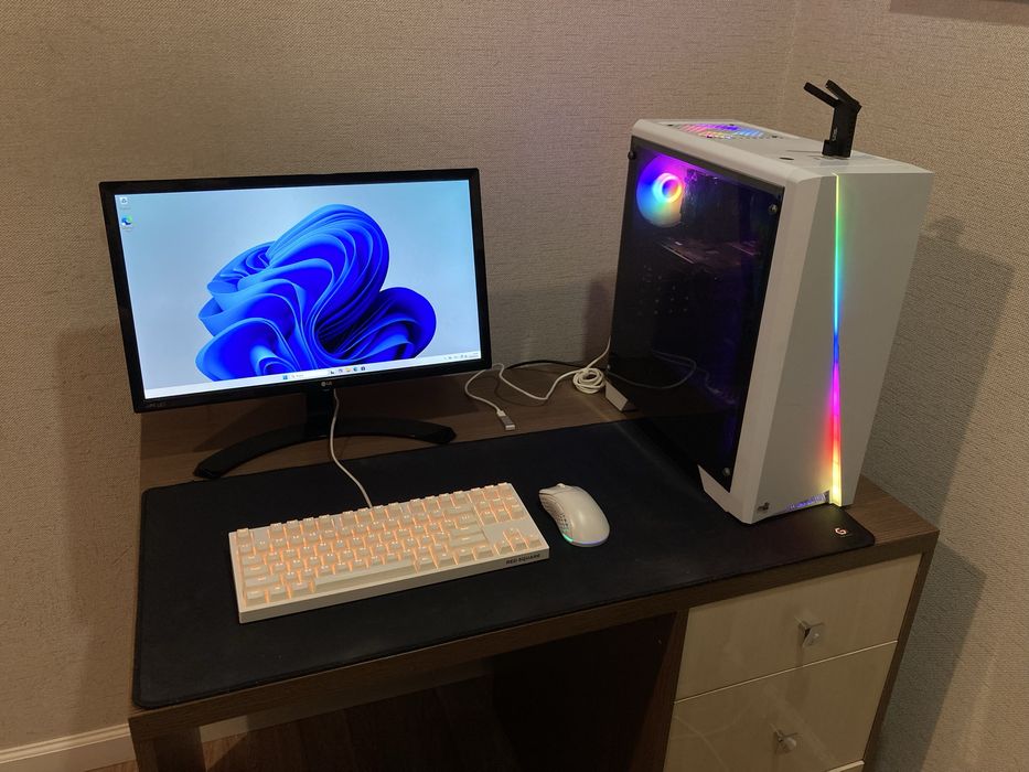 Игровой ПК полный комплект Ryzen 5 5600 / RX 6600 / 32GB