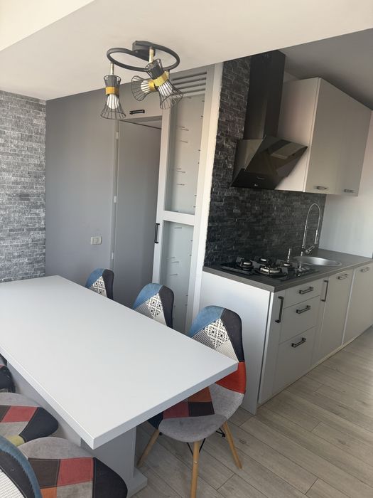 Inchiriez apartament