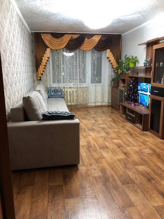 Продам 4 комнатную квартиру