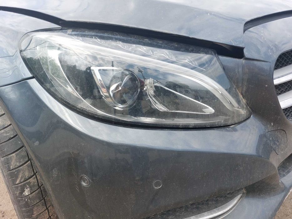 На Части: Mercedes-Benz W205 C220 CDI 170 к.с. SPORT ПАКЕТ