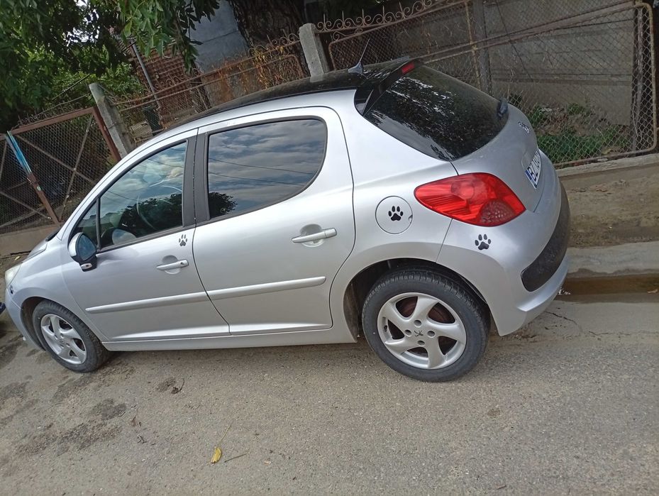 Vând Peugeot 207