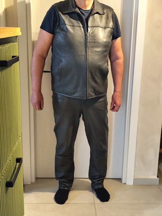 Vand pantaloni de piele pentru motociclisti