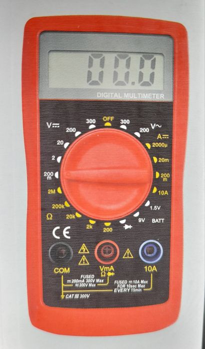 Multimetru digital electronic uzual ultra-portabil