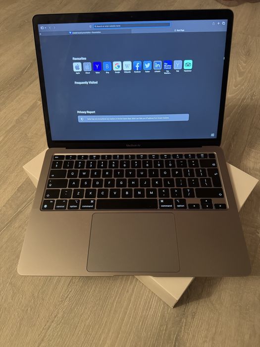 MacBook Air 13” Apple M1 (2020) – 8GB RAM, 256GB SSD Space Gray