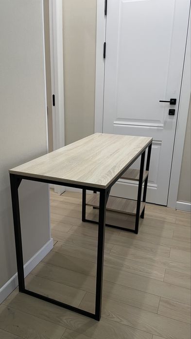 Стол письменный, 5.000