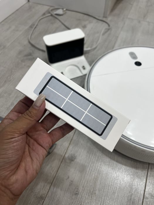 Продаю робот-пылесос Xiaomi Mi Robot Vacuum-Mop 2