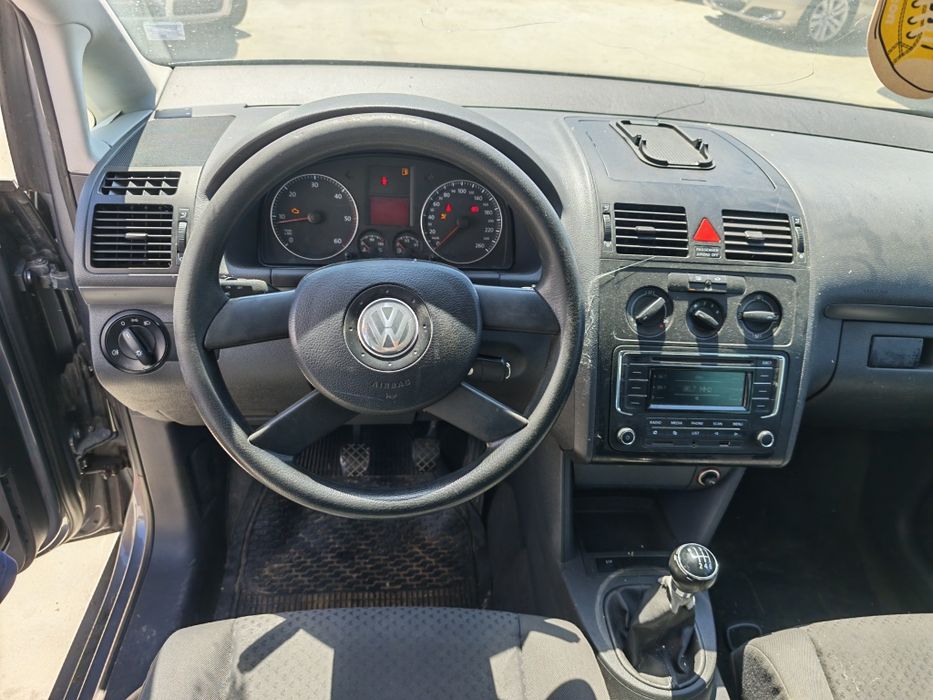 Volkswagen Touran 1.9 TDI 6 ск. На части