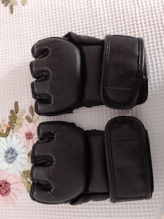 Перчатки для мма