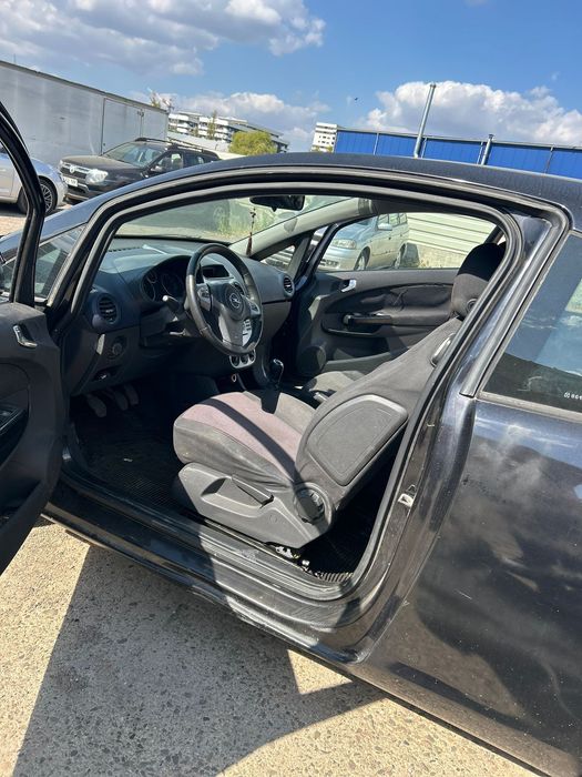 Vând Opel corsa D