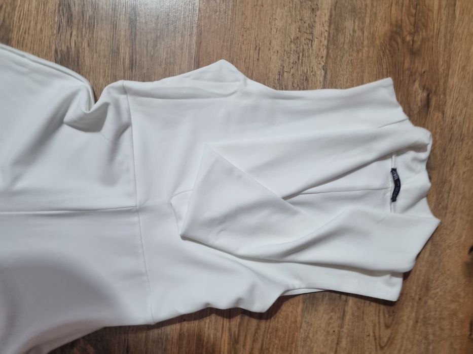 Уникален гащеризон на Зара