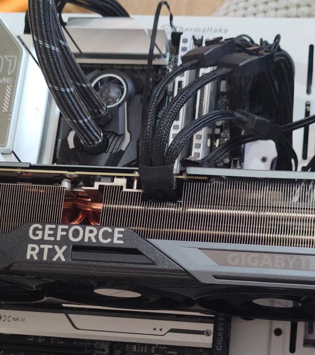 Vând kit memorie RAM Corsair Dominator Platinum RGB White 2x32GB 64GB