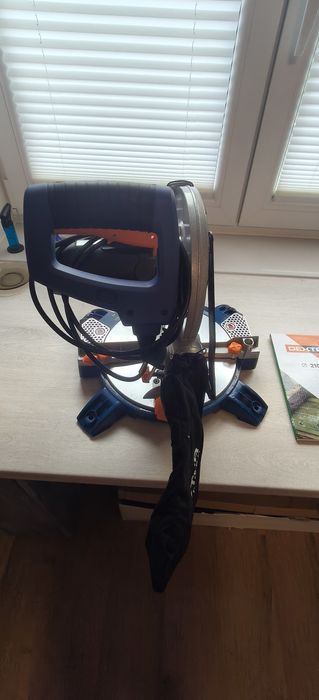 Circular staționar unghiular dexter Nou Nouț