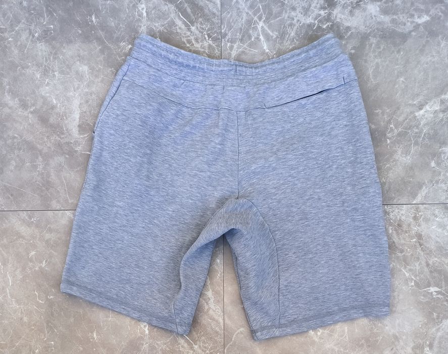 Nike Tech Fleece размер M къси панталони