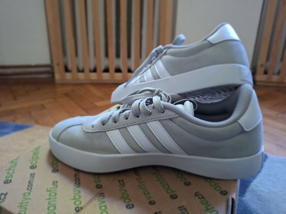 Adidasi Adidas VL Court 3.0 Gri Piele Intoarsa – Ca Noi – Marimea 37,5