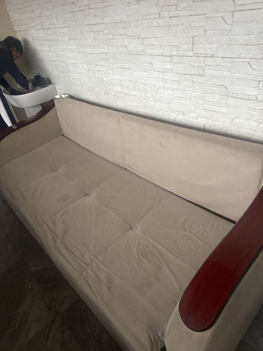 Диван двухместный